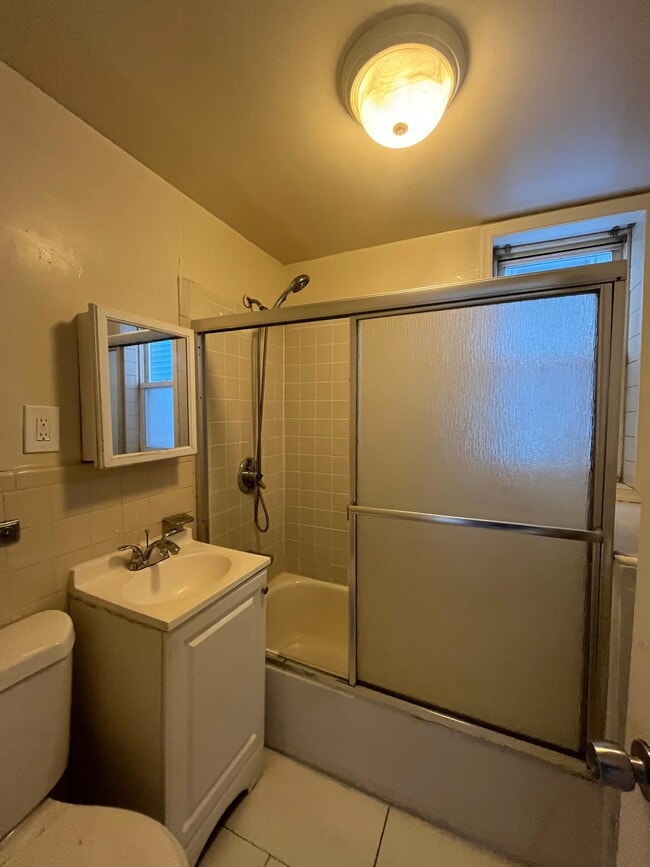 Photo - 67 W 53rd St