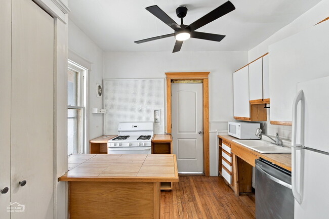 Photo - 1104 Dempster St Unit 2