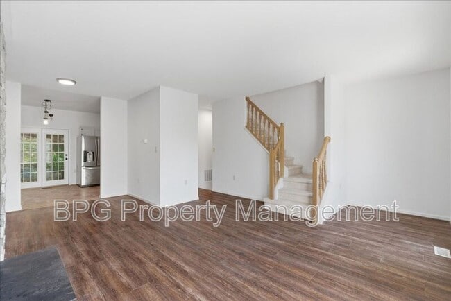 Photo - 522 Breckinridge Square SE