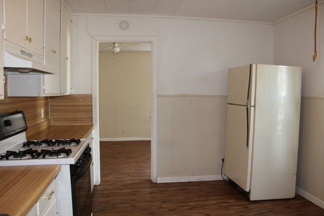 Photo - 2 Bed, Tinker Close & Garage!