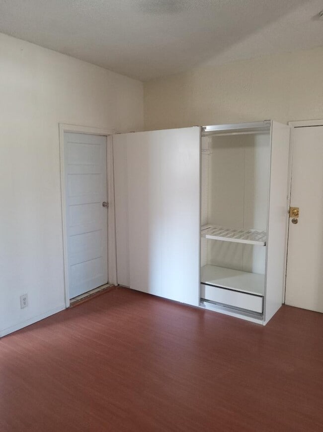 Photo - 4720 S Normandie Ave Unit #4