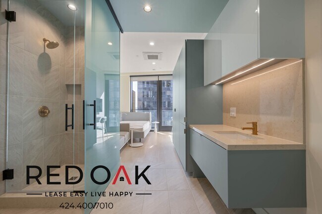 Photo - ~8 Weeks FREE~ Fully Furnished, Luxury Pri... Unit 701B