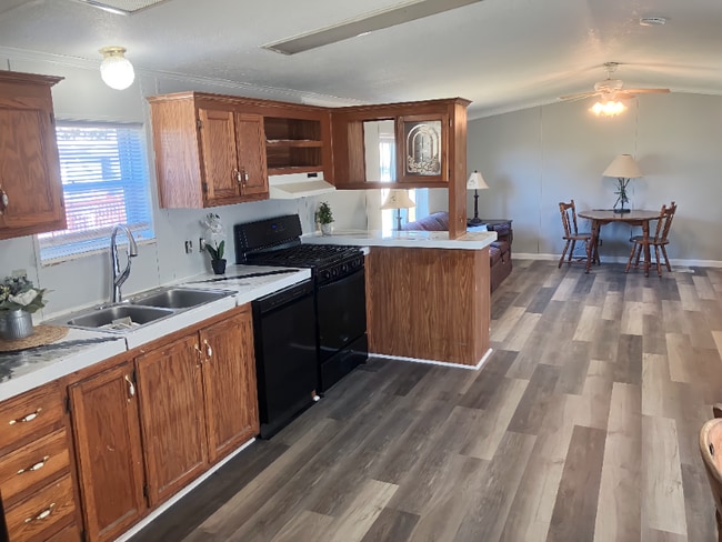 Photo - 37 Village Ct