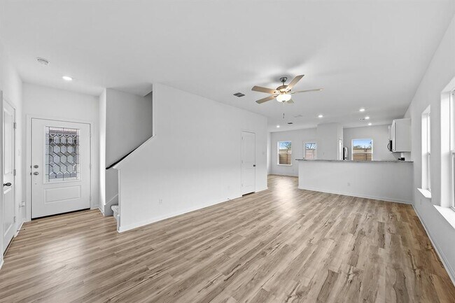 Photo - 14700 Wahlbergs Wy