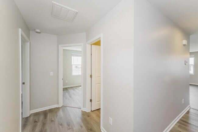 Photo - 224 Nottingham Ln