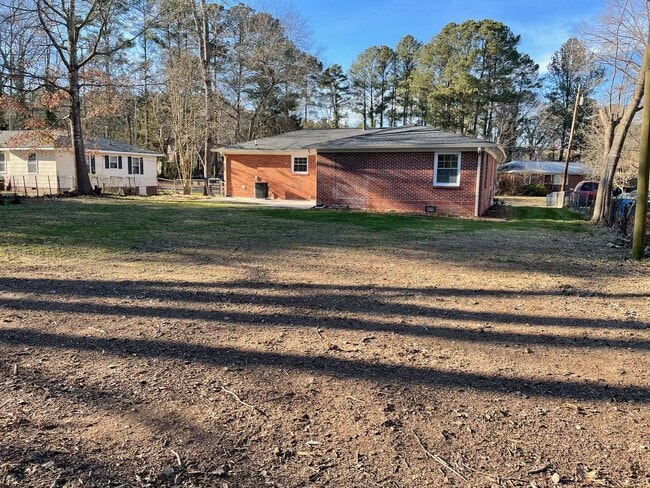 65 Rooney Rd SW