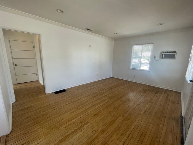 Photo - 5959 Troost Ave
