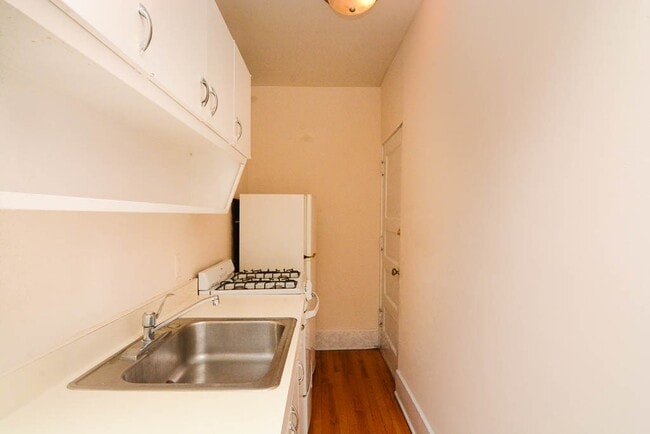 Photo - 718 W Cornelia Ave Unit J00P