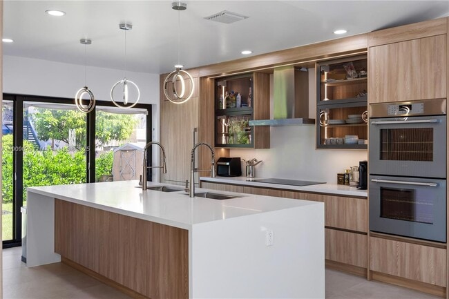 Photo - 1141 Hollywood Blvd