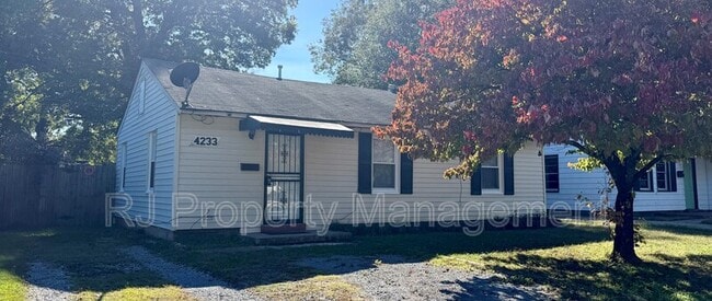 Building Photo - 4233 Bayliss Ave