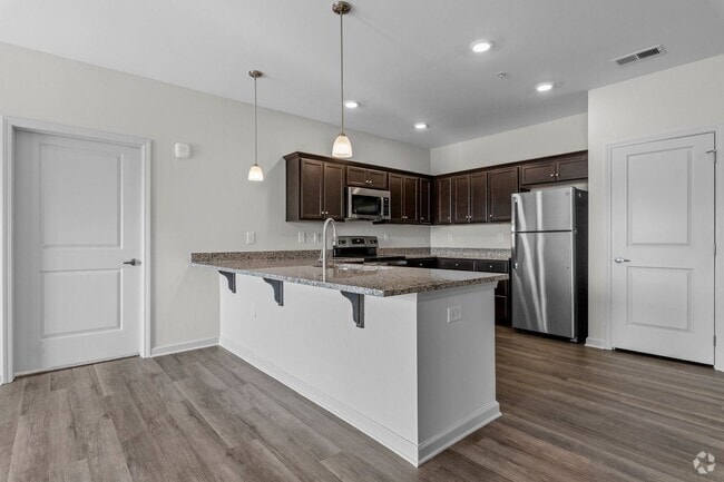 Building Photo - The Groves at 421 Rental