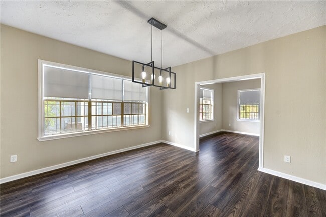 Photo - 306 Morris St