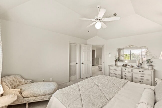 Building Photo - 4513 Country Club View