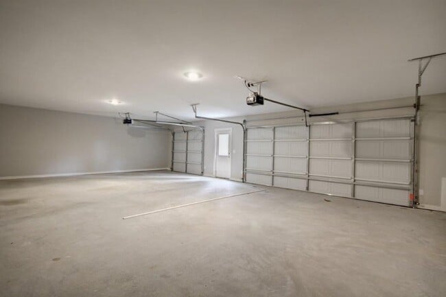 Photo - 3709 Centerview Dr