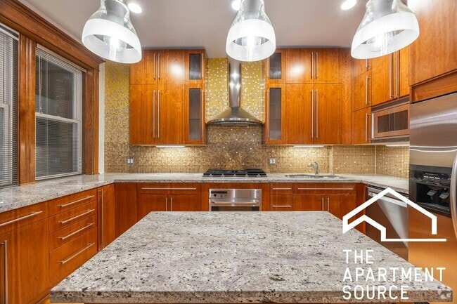 Building Photo - 3249 W Evergreen Ave Unit 2F Rental