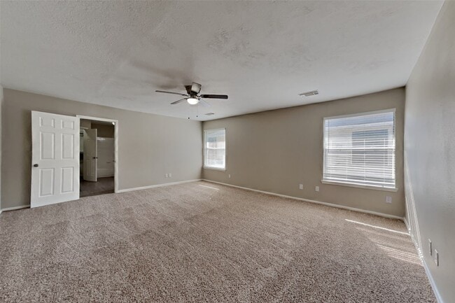Photo - 18727 Holly Way