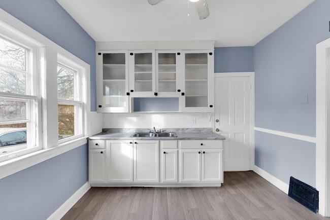 Photo - 2206 Kenneth Ave Unit Down