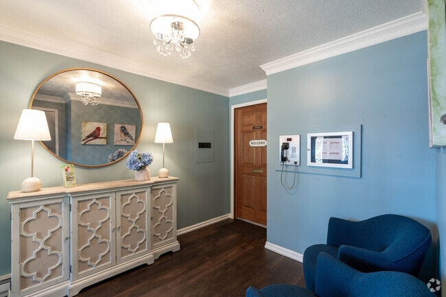 Photo - Cardinal Manor