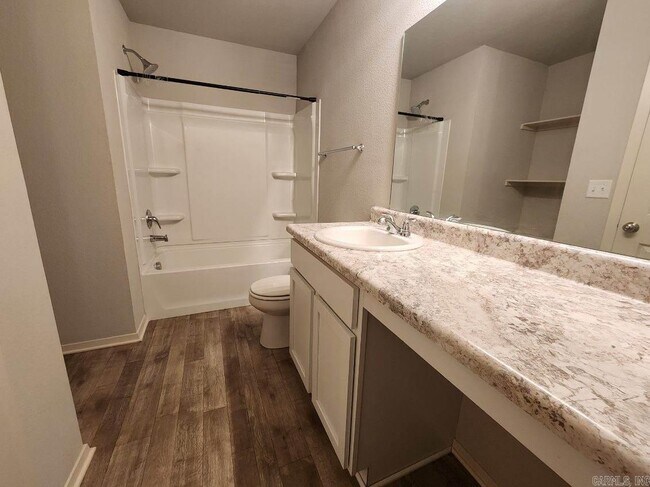 Photo - 2040 River Birch Trl