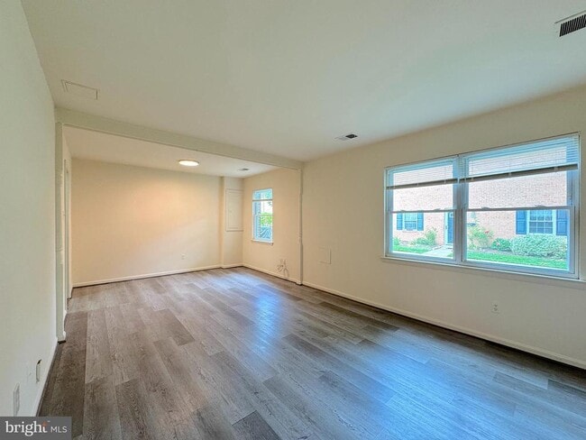 Photo - 8848 Walutes Cir