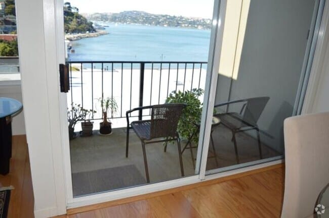 Building Photo - Furnished 1 Bedroom Sausalito Condo with W... Unit 6