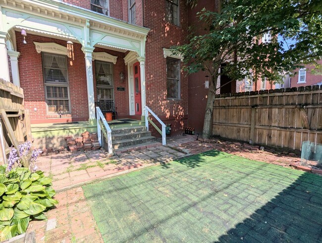 312 Denniston St