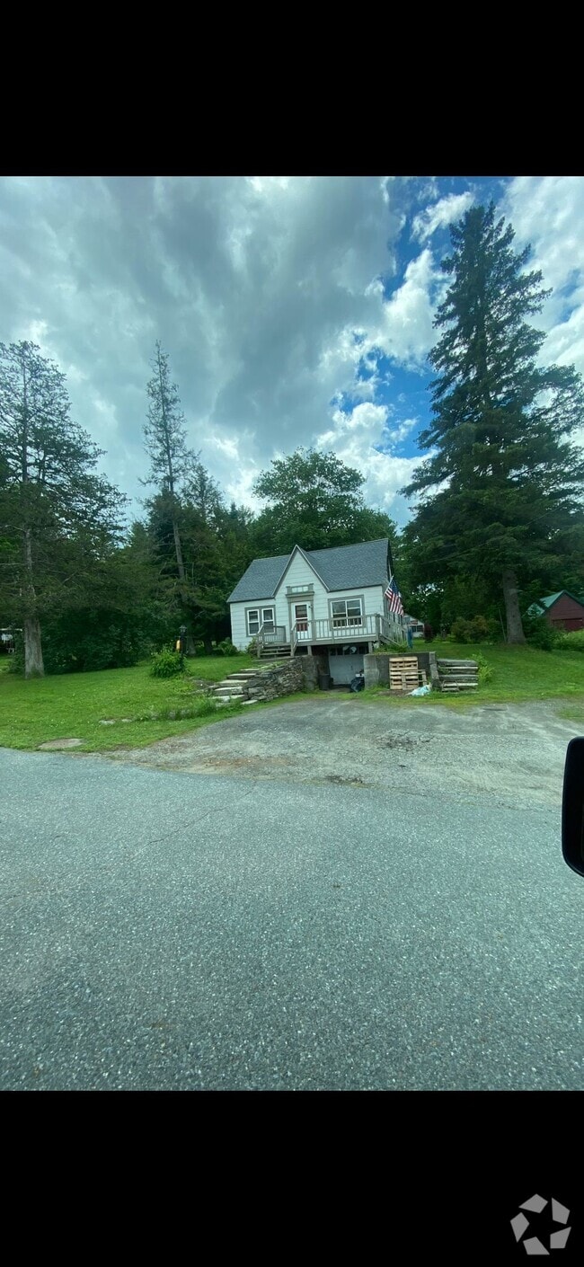 Building Photo - 47 E Gilson Ave Rental