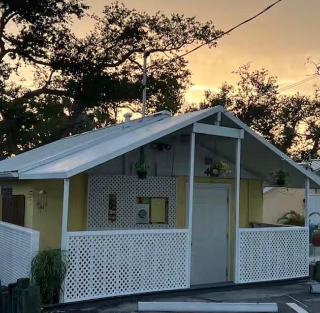 Building Photo - 870 S McCall Rd