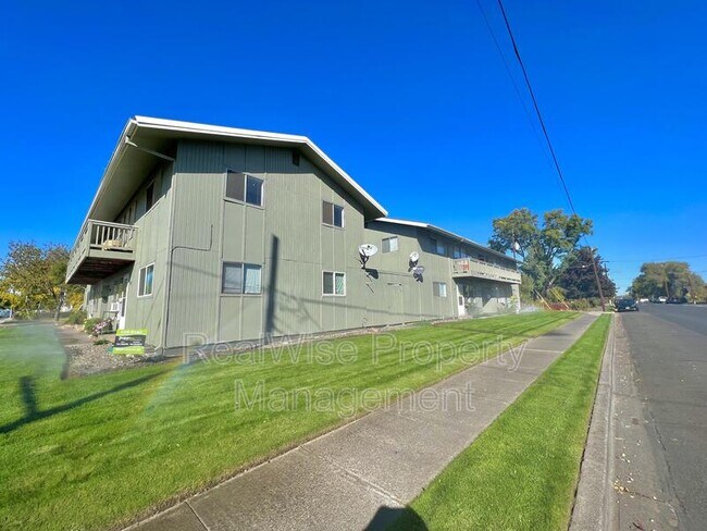 Photo - 213 NW 7th St