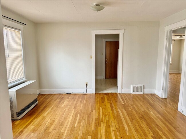 Photo - 147 E Frederick St