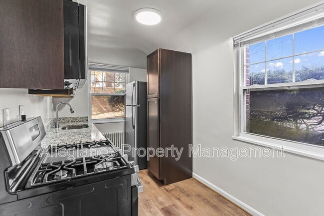 Photo - 1404 12th St N