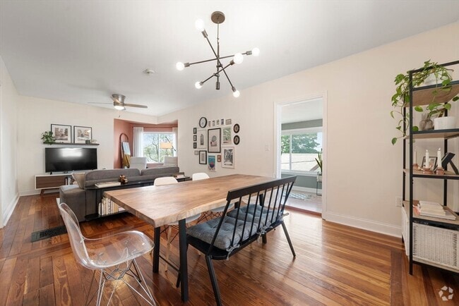 Building Photo - 62 Park Ave Unit 2 Rental