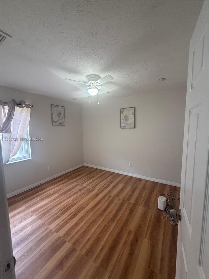 Photo - 233 SW Chapman Ave