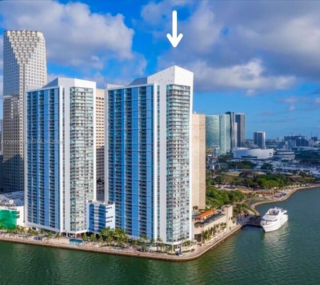 Building Photo - 335 S Biscayne Blvd Unit 3408