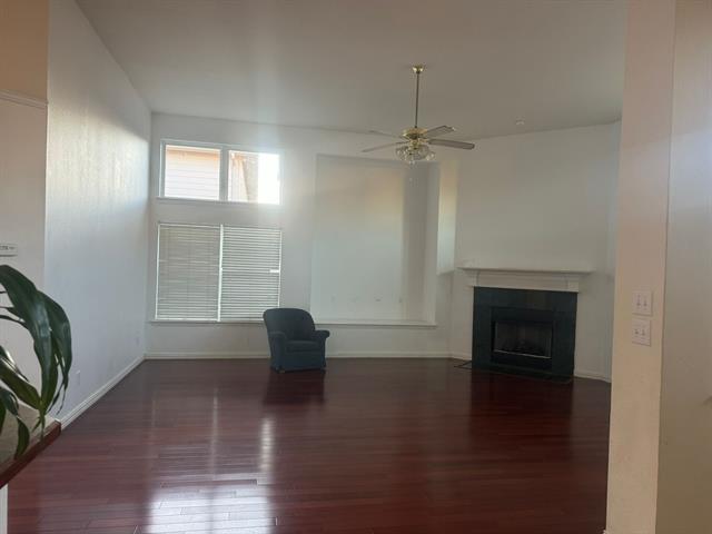 Photo - 5609 Sabetha Way