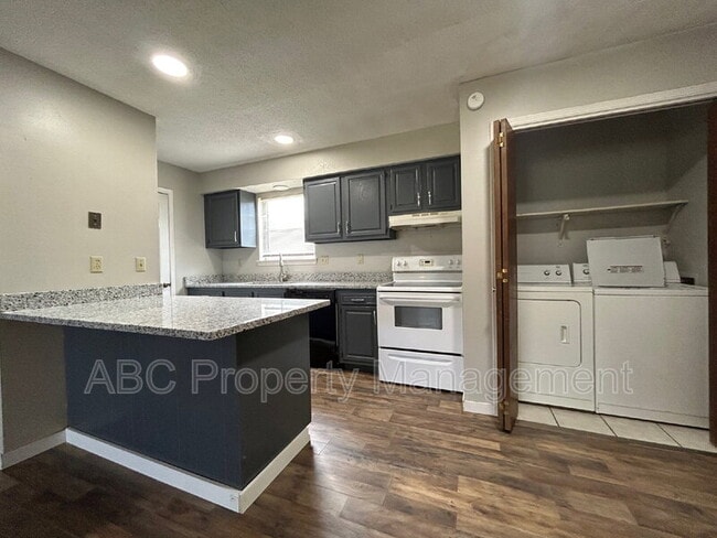Photo - 1603 Juniper Cir Unit B