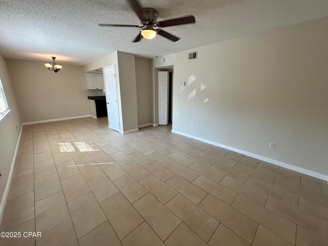 Photo - 3914 E 11th St Unit 202