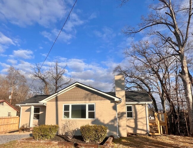 Photo - Newly Renovated Modern Cottage in Sevierville, TN — 2 Bed, 2 Bath, Open-Concept Living