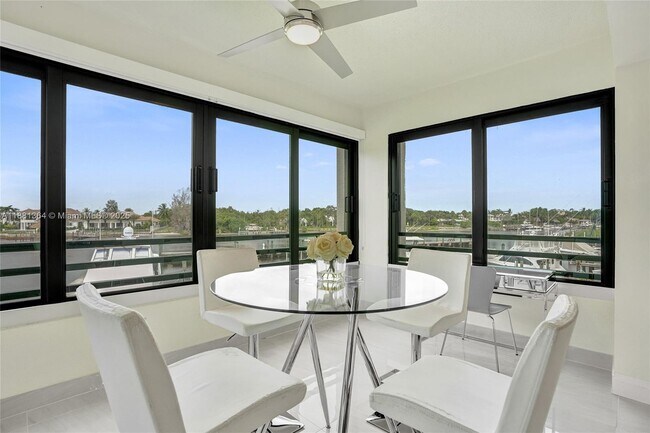 Building Photo - 925 Oak Harbour Dr Unit 925 Rental
