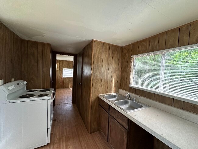 Photo - 9758 Farris Loop