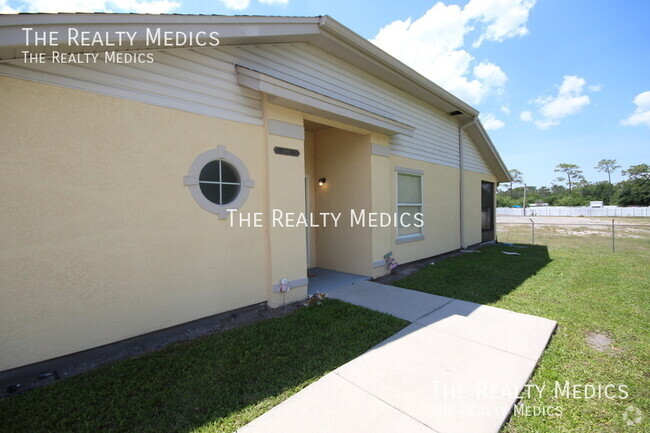 Building Photo - Available December 4th! Great END Unit #4 Rental