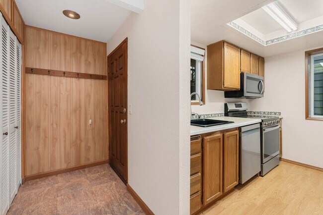 Photo - 7581 Old Redmond Rd Unit #4