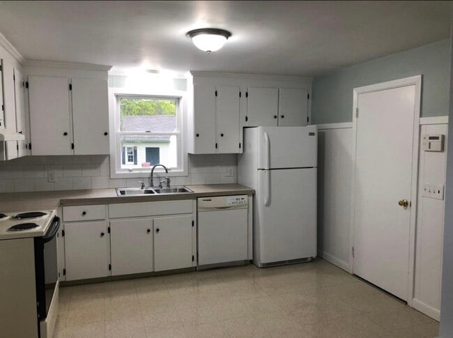 Photo - 236 Mapleton St