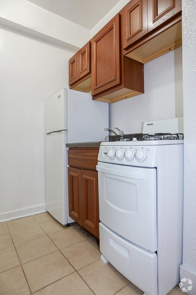 Building Photo - 6166 N Winthrop Ave Unit #103 Rental