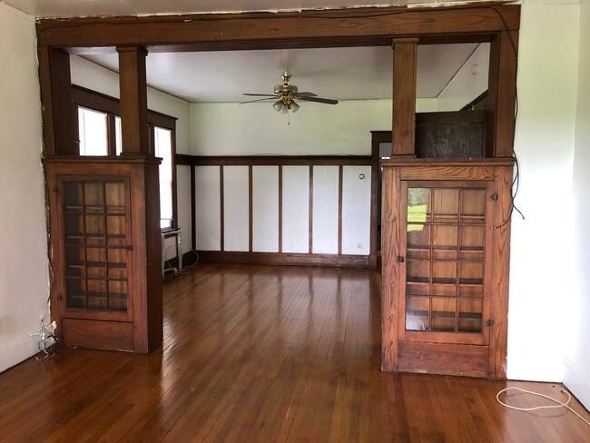 Building Photo - 571 Washington Ave Unit 2
