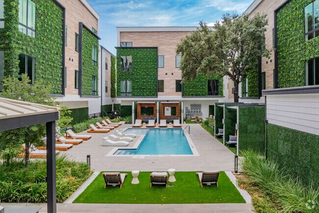 Refreshing Pool - Botanica Oak Hills