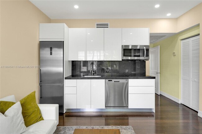 Photo - 601 11th St Unidad 106