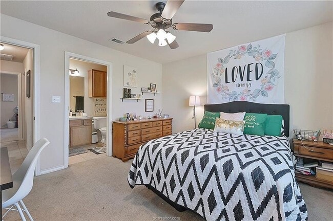 Photo - AUGUST 2026-2027 PRE-LEASE!! Don't miss th...