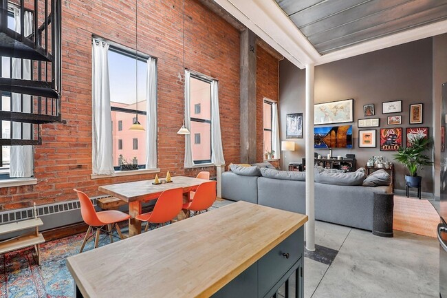 Photo - 250 Park Ave