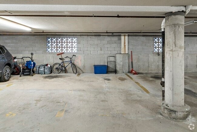 Building Photo - 299 Salem St Unit 2 Rental